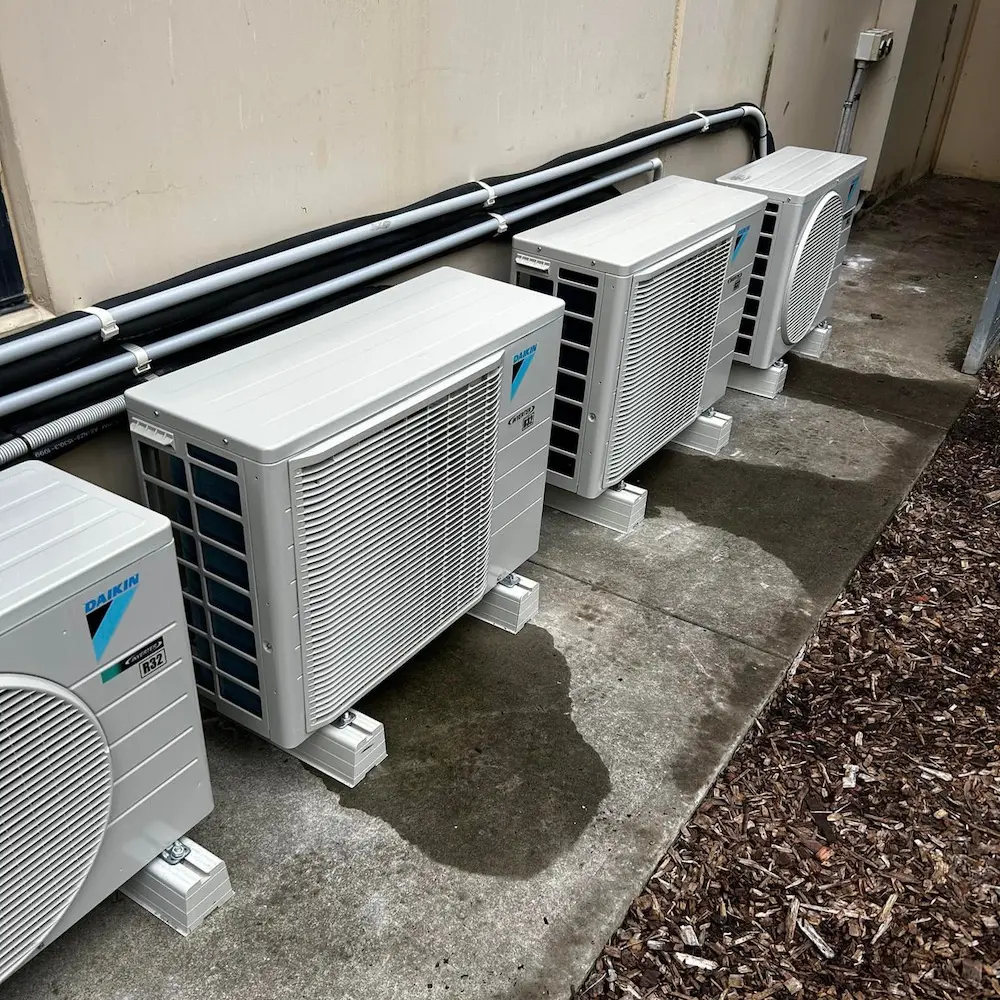 Several Daikin Air Conditioners installed by SIMAC.